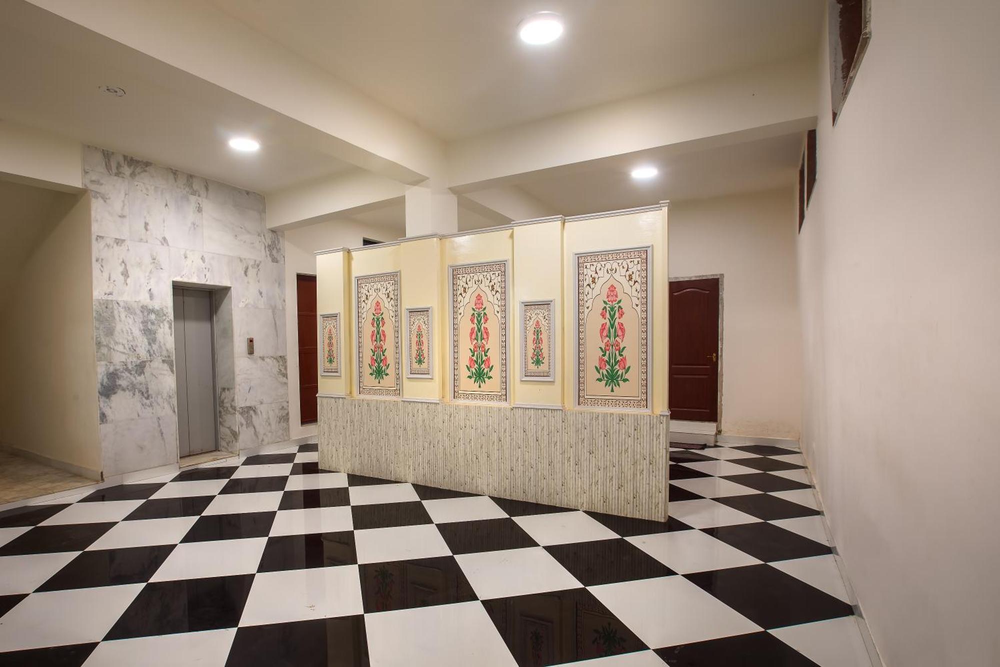 巴克蒂达姆酒店 Vrindāvan 外观 照片